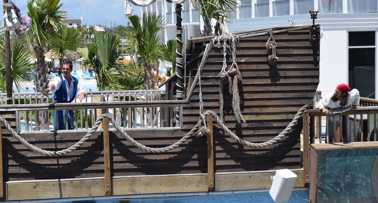 Days Inn By Wyndham Panama City Beach/Ocean Front Exterior foto